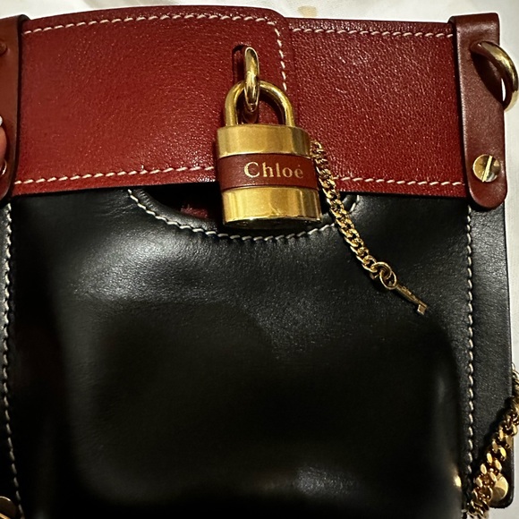 Chloe lock crossbody - Picture 4 of 4